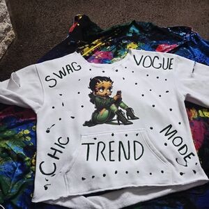 Custonize 'Trend' Graphic Sweatshirt - Chic Swag Mode